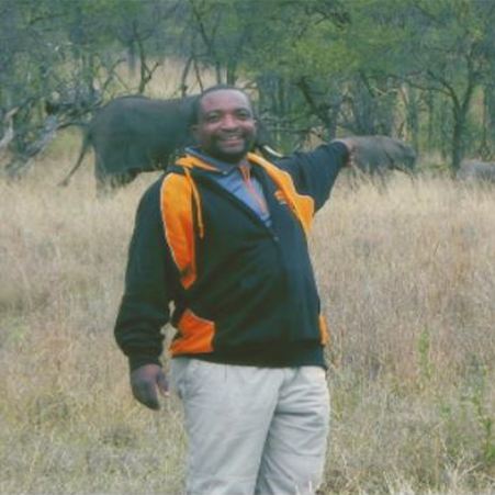 baraka-ngwavi-guides-ntaba-africa-team.jpg (1)